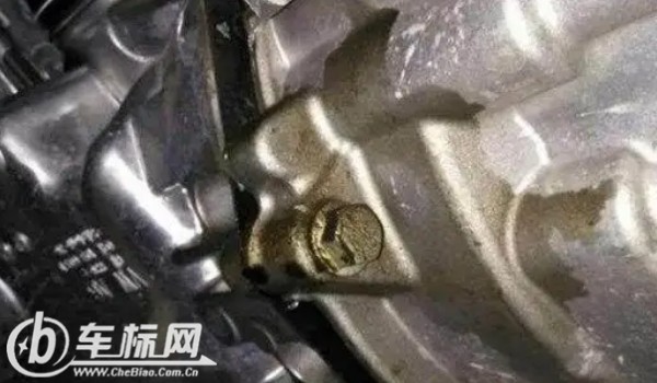 變速箱滲油不厲害需要維修嗎 根據(jù)滲油位置進行判斷(不需要維修)