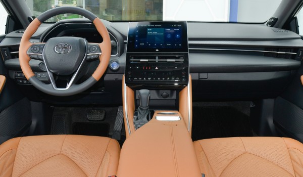 豐田亞洲龍值不值得購(gòu)買 車身接近5米(百公里油耗8L)