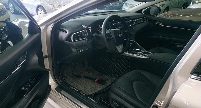 豐田凱美瑞2019款報(bào)價(jià)及圖片，指導(dǎo)價(jià)17.98-27.98萬元耐看又實(shí)用