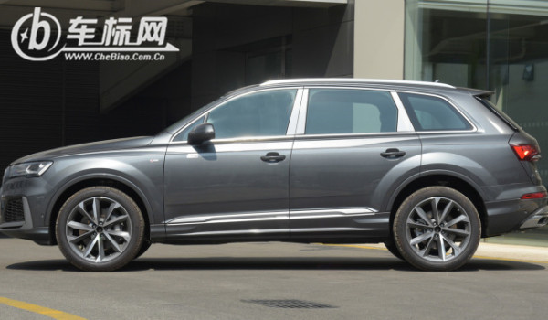 奧迪q7分期首付多少錢(qián) 分期首付18萬(wàn)(36期月供13205元)