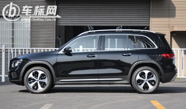 奔馳glb300最新價(jià)格2022款圖片 沒(méi)有g(shù)lb300車型(2023款glb售價(jià)29萬(wàn))