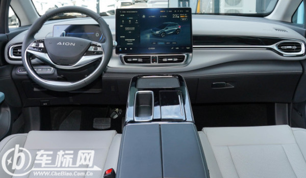 aion v plus配置 車(chē)身長(zhǎng)達(dá)4.6米(續(xù)航可達(dá)702km)