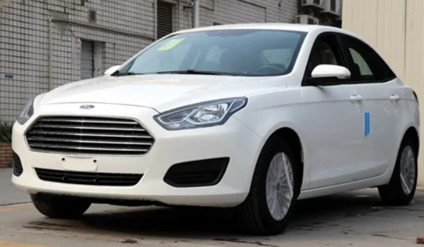 福睿斯油耗多少真實(shí)油耗 百公里油耗7.9L(油耗一公里6毛錢(qián))