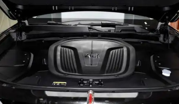 紅旗HQ9發(fā)動機(jī)怎么樣 輸出馬力可達(dá)252匹(搭載2.0T發(fā)動機(jī))