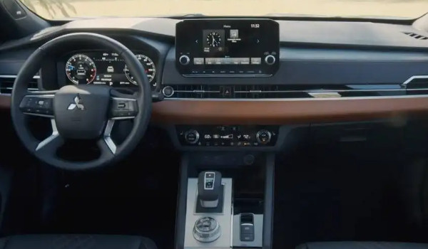 歐藍(lán)德安全性怎么樣 主動安全配置豐富(搭載8個氣囊)