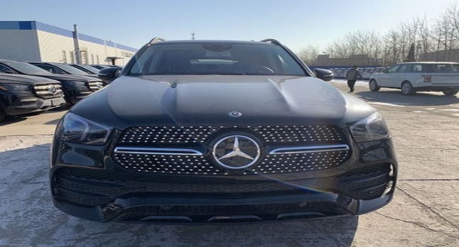 奔馳gle350最新價(jià)格2022，指導(dǎo)價(jià)為78.88萬元-92.33萬元豪氣沖天