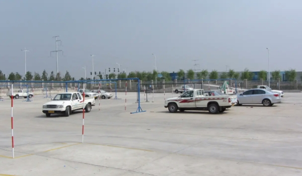 無證駕駛怎么處罰 拘留15天、處以200元以上2000元以下罰款