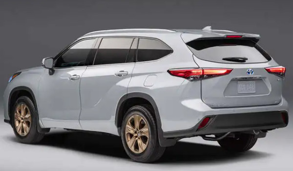 日產(chǎn)樓蘭和漢蘭達(dá)哪個(gè)好 漢蘭達(dá)動(dòng)力可達(dá)248匹(車身長達(dá)4.9米)