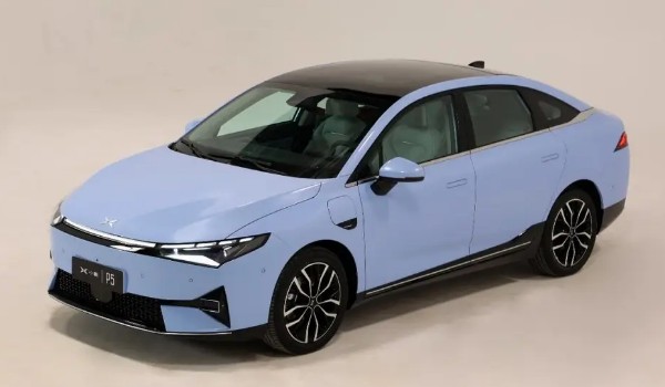 小鵬p5價(jià)格報(bào)價(jià)及圖片 2022款小鵬p5售價(jià)18萬(wàn)(分期首付5萬(wàn))