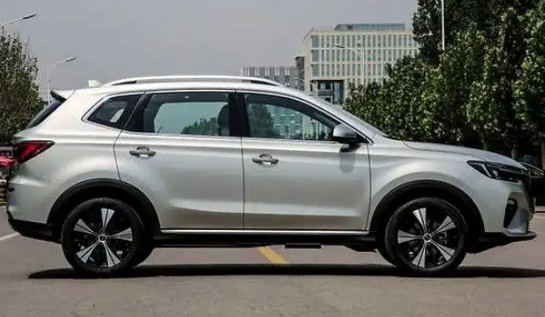 榮威rx5自動(dòng)擋價(jià)格及圖片 榮威rx5自動(dòng)擋售價(jià)11萬(wàn)(落地價(jià)12萬(wàn))