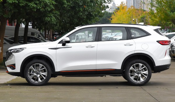 哈弗h6多少錢一輛自動 哈弗h6兩驅plus自動擋售價10萬