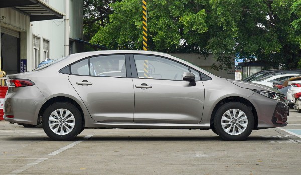 豐田卡羅拉最新價格2022款 2022款卡羅拉售價8萬(落地價9萬)