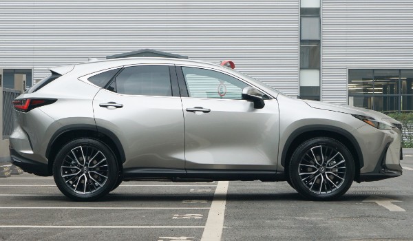 雷克薩斯nx油耗表現(xiàn)如何 百公里油耗8.7L(一公里消耗6毛錢(qián))