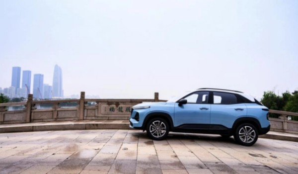 寶駿rs3質(zhì)量怎么樣值得購買嗎 百公里油耗7.1L(輸出馬力達(dá)147匹)