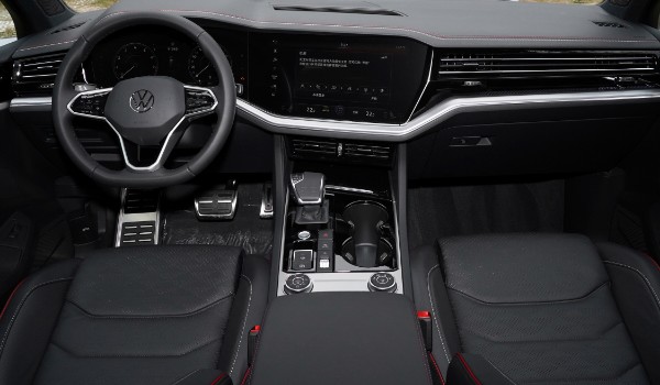 沃爾沃v90和途銳哪個(gè)好 途銳馬力可達(dá)340匹(v90車(chē)身長(zhǎng)達(dá)4.9米)