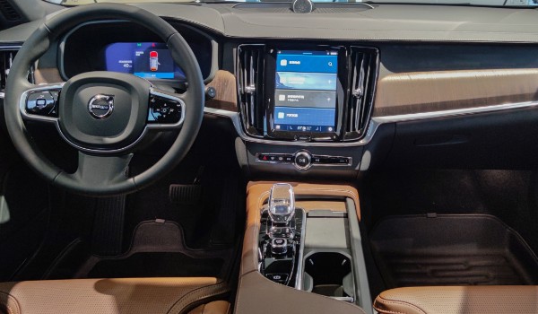 沃爾沃v90怎么樣值不值得買 油耗實(shí)測(cè)9.8L(輸出馬力250匹)