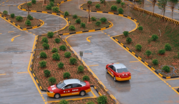 駕照要規(guī)定多久考完 駕照要規(guī)定三年內(nèi)完成（科目一考試開始計(jì)算）