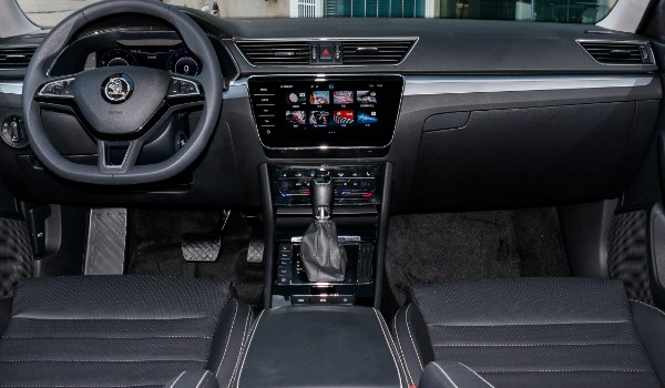 斯柯達(dá)速派油耗多少真實油耗 百公里油耗7.4L(一公里消耗6毛錢)