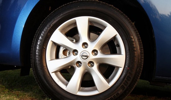 日產(chǎn)騏達(dá)輪胎型號規(guī)格參數(shù) 輪胎型號205/50 r17(三種輪胎品牌)