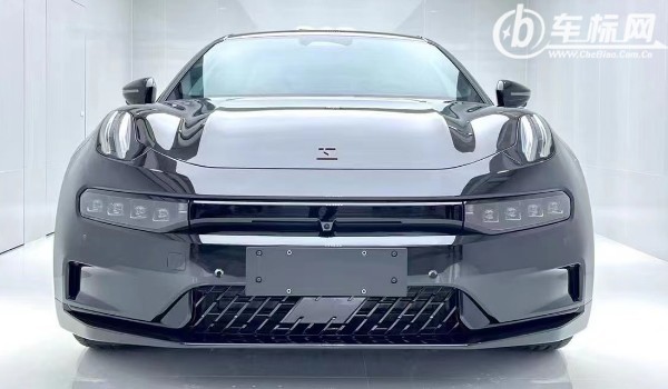 騰勢d9和極氪009哪個(gè)好 極氪009軸距長達(dá)3205mm(續(xù)航822km)