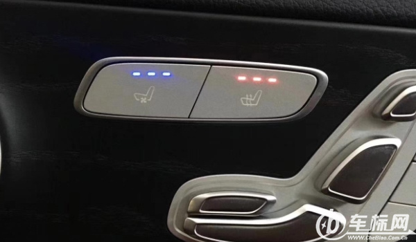 座椅加熱開關(guān)標(biāo)志 座椅的標(biāo)記上面有三個條形箭頭