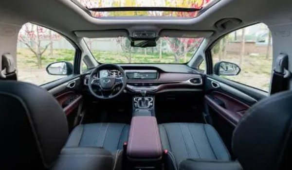 五菱佳辰和傳祺m6對比哪個好 傳祺m6動力更強(qiáng)(配置功能豐富)