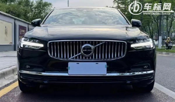 沃爾沃s90價(jià)格2023款圖片 2023款s90售價(jià)32萬(wàn)(分期首付9萬(wàn))