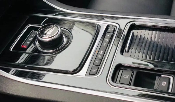 捷豹xfl分期月供多少錢(qián) 36期月供8356元(分期首付11萬(wàn))