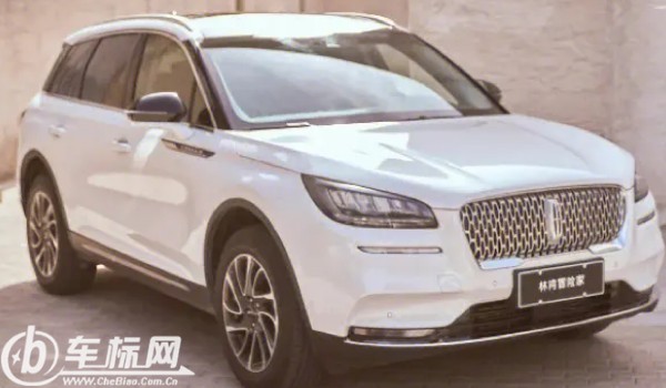 奧迪q3和林肯冒險(xiǎn)家對(duì)比哪個(gè)好 冒險(xiǎn)家動(dòng)力更強(qiáng)(車身長達(dá)4.6米)