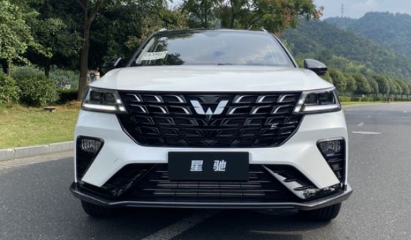 五菱星馳和寶駿510怎么選 五菱星馳動力強(qiáng)(車身長達(dá)4.3米)