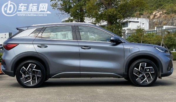 元plus和海豚哪個(gè)更值得買 元plus車身長達(dá)4.4米(配置豐富)