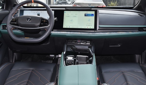 長(zhǎng)安unit分期首付多少錢(qián) 分期首付3萬(wàn)(36期月供2318元)