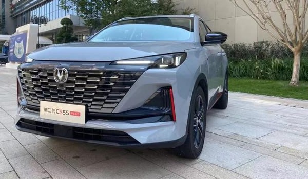 長安unit和cs55plus哪個更好 長安unit動力更強(配置功能豐富)