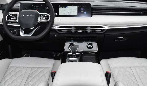 捷途x70和哈弗m6哪個更好 捷途x70動力更強(車身長達(dá)4.7米)