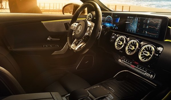 奔馳a級(jí)amg油耗多少 百公里油耗11.5L(油耗一公里1元錢(qián))