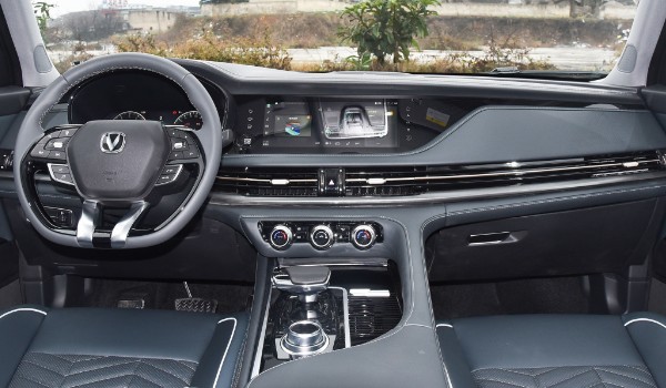 長安cs95和哈弗h9哪個(gè)好 長安cs95動力更強(qiáng)(車身長達(dá)4.9米)