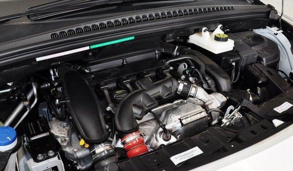 標致3008和本田xrv哪個好 3008車長4.4米(動力更強)