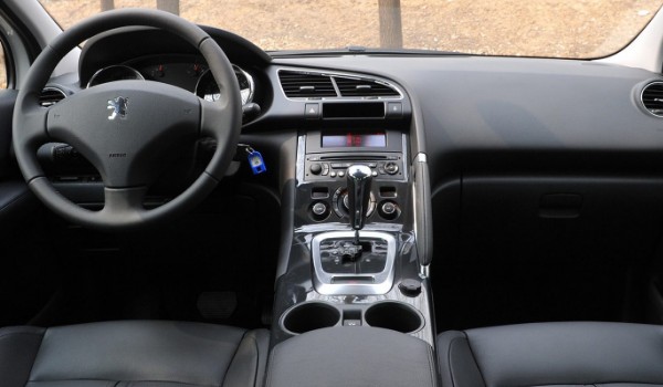 標(biāo)致3008怎么樣 值得買嗎 油耗實測8.9L(馬力可達167匹)