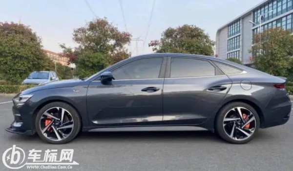 現(xiàn)代菲斯塔二手車多少錢 菲斯塔二手價(jià)4萬(wàn)(表顯里程1萬(wàn)公里)