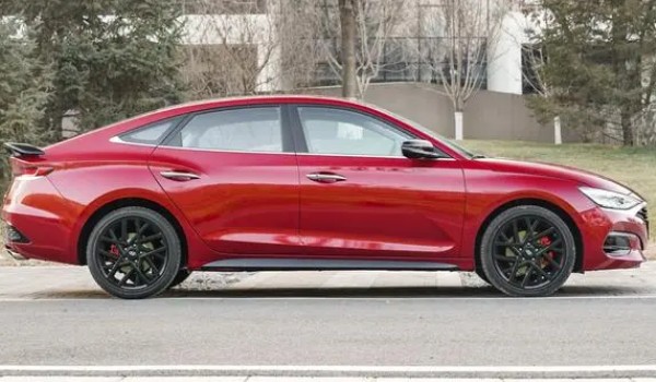 現(xiàn)代菲斯塔和思域哪個好 菲斯塔動力更強(qiáng)(思域配置豐富)