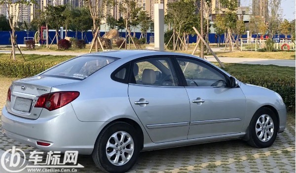 現(xiàn)代悅動(dòng)變速箱怎么樣 變速平順穩(wěn)定(6擋手自一體)