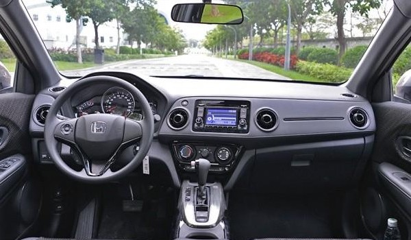 現代ix25和xrv哪個好 xrv動力更強(配置功能豐富)