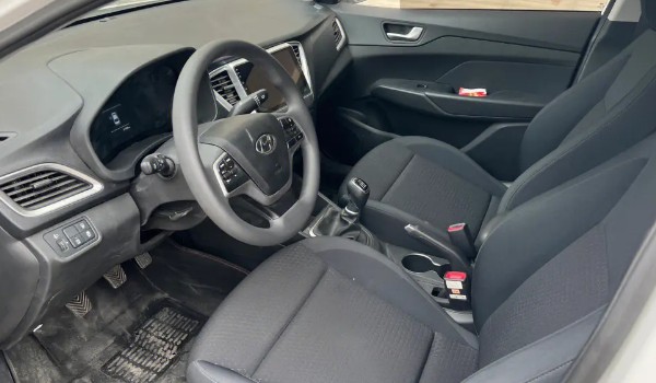 現代悅納和桑塔納怎么選 桑塔納動力更強(悅納配置豐富)