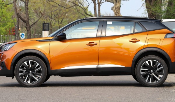 標(biāo)致2008和現(xiàn)代ix25哪個(gè)好 2008動(dòng)力更強(qiáng)(售價(jià)9萬一輛)