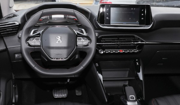 標(biāo)致2008油耗多少錢(qián)一公里 一公里消耗5毛錢(qián)(排量影響油耗)