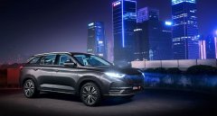 長安歐尚x7plus價格2021款自動擋，緊湊型SUV預(yù)售價7.99萬-13.59萬元