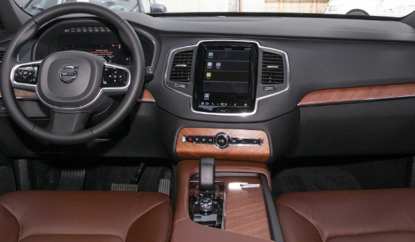 XC90報(bào)價(jià)多少 新車售價(jià)50萬(wàn)一輛(分期首付15萬(wàn))