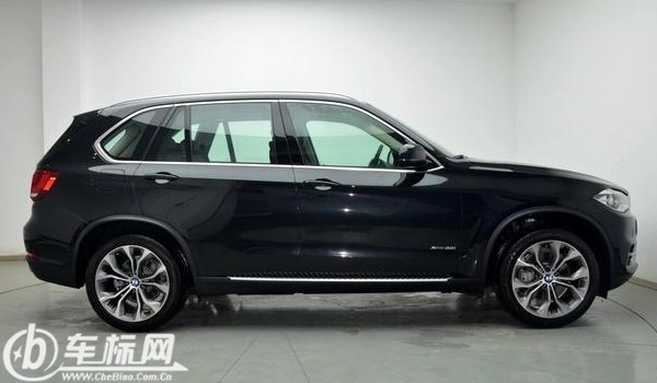 xc90和x5哪個(gè)好 x5動(dòng)力更強(qiáng)(車身長(zhǎng)達(dá)5米)