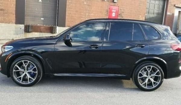 xc90和x5哪個(gè)好 x5動(dòng)力更強(qiáng)(車身長(zhǎng)達(dá)5米)
