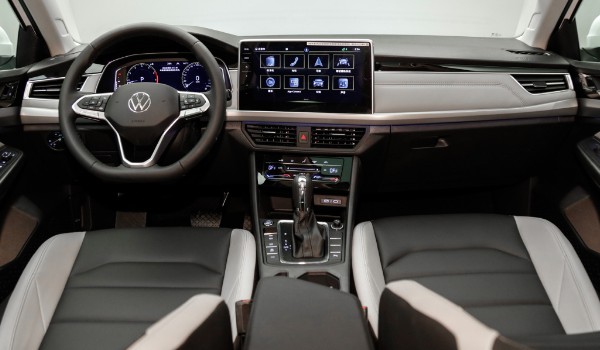 大眾寶來(lái)自動(dòng)擋價(jià)格 自動(dòng)擋售價(jià)10萬(wàn)一輛(分期首付3萬(wàn))